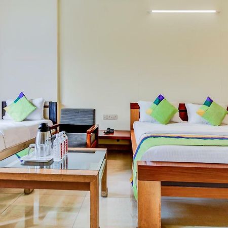 Hotel Treebo Trend Surya Nášik Exteriér fotografie