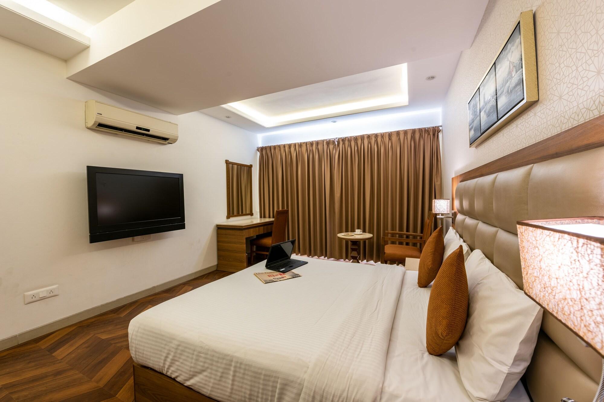 Hotel Treebo Trend Surya Nášik Exteriér fotografie