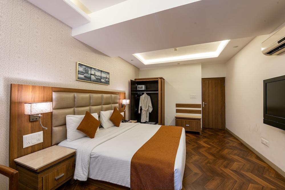 Hotel Treebo Trend Surya Nášik Exteriér fotografie