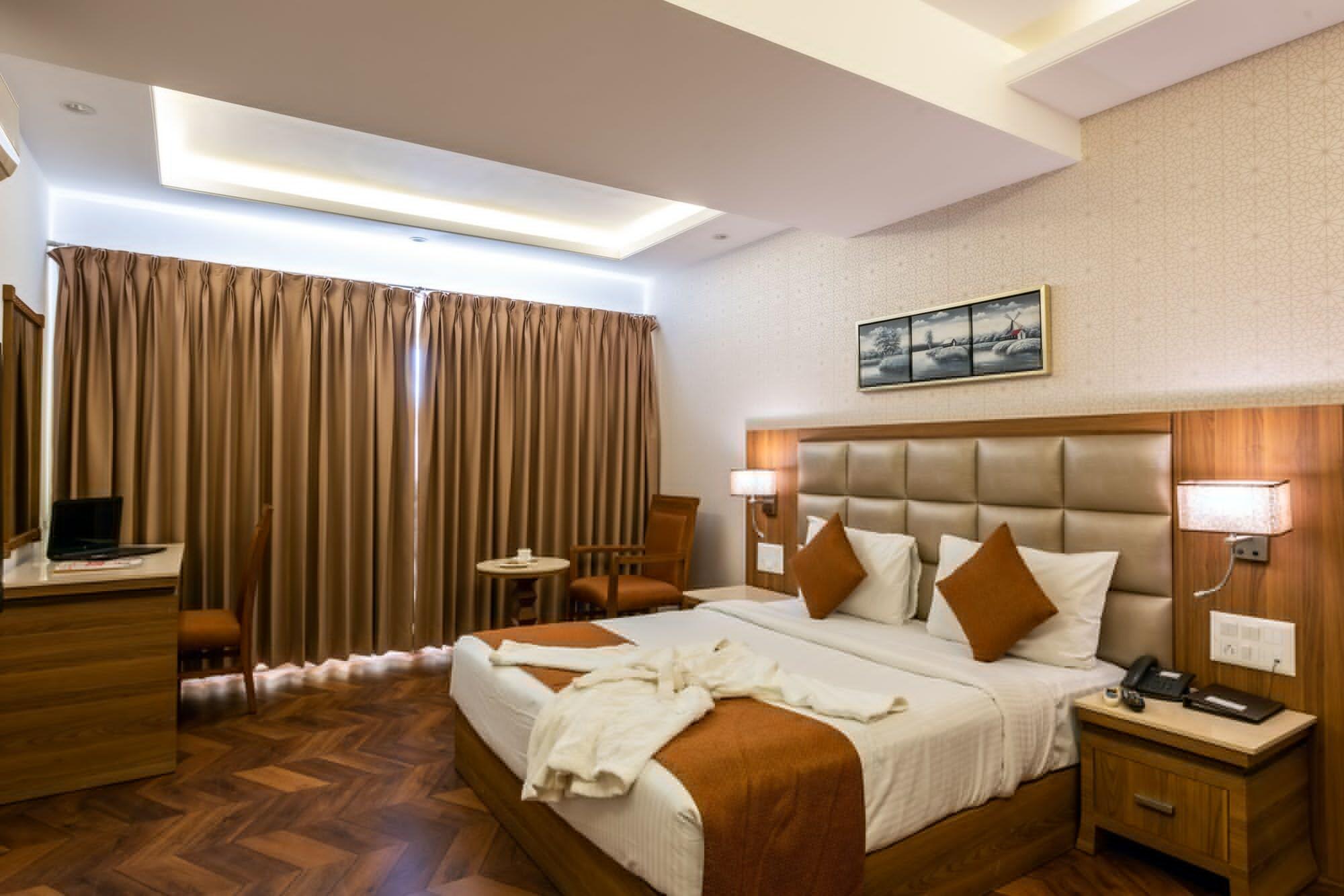 Hotel Treebo Trend Surya Nášik Exteriér fotografie