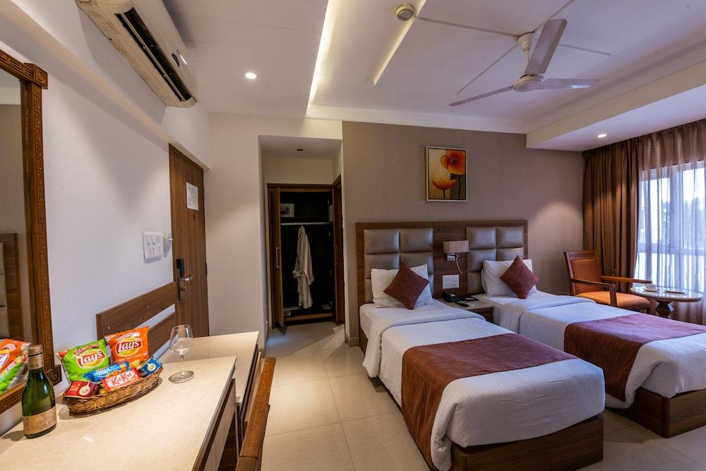 Hotel Treebo Trend Surya Nášik Exteriér fotografie