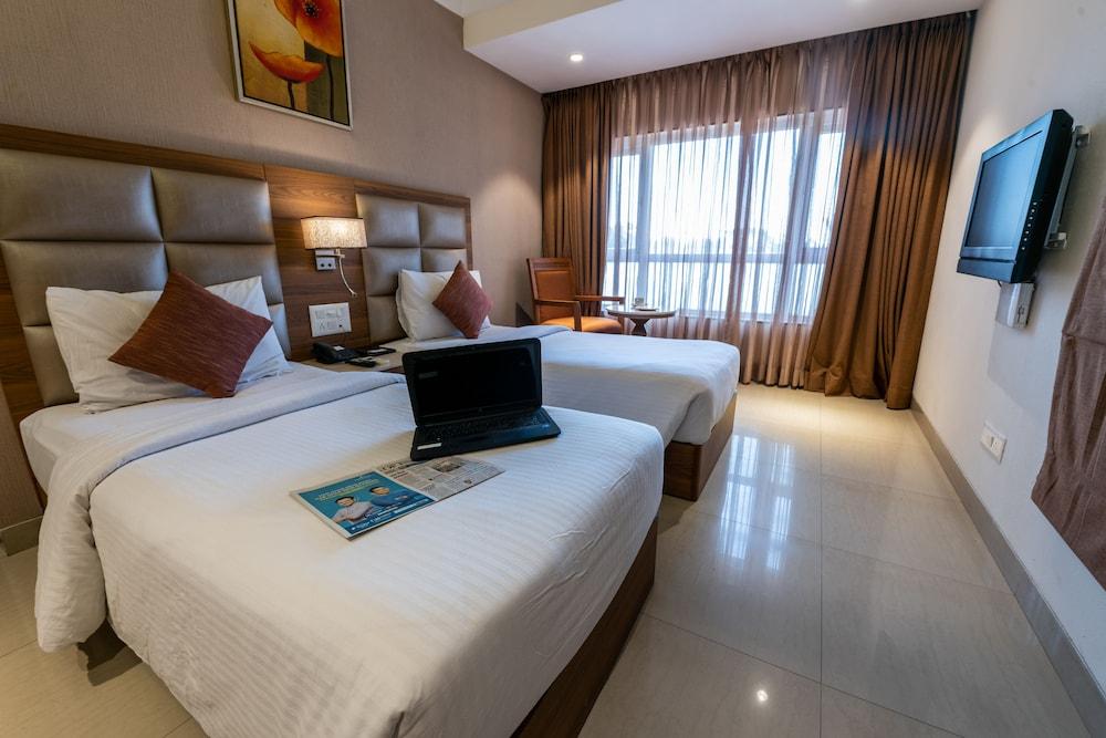 Hotel Treebo Trend Surya Nášik Exteriér fotografie