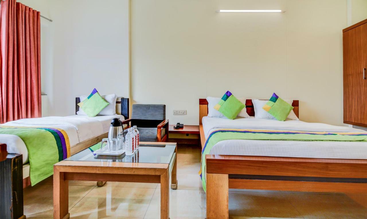 Hotel Treebo Trend Surya Nášik Exteriér fotografie