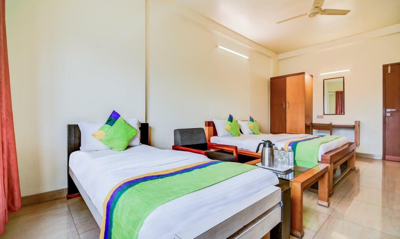 Hotel Treebo Trend Surya Nášik Exteriér fotografie