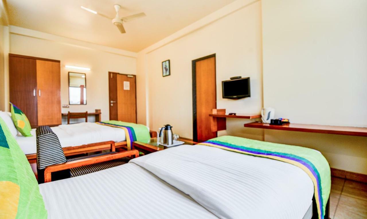 Hotel Treebo Trend Surya Nášik Exteriér fotografie