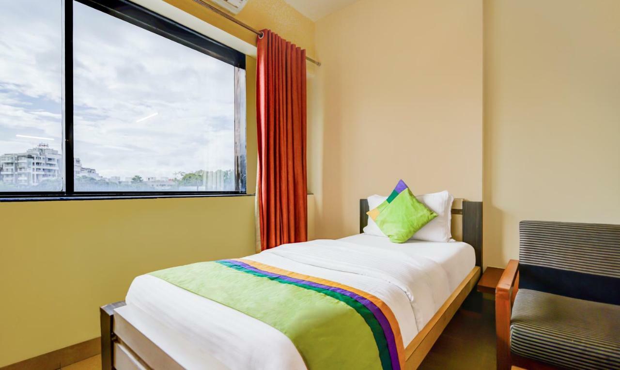 Hotel Treebo Trend Surya Nášik Exteriér fotografie