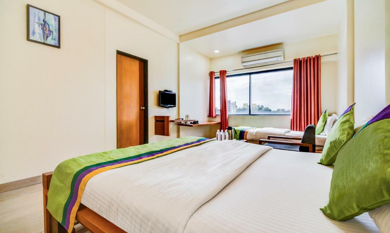 Hotel Treebo Trend Surya Nášik Exteriér fotografie