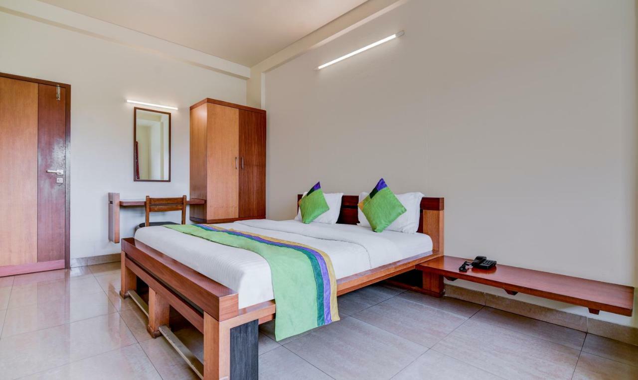 Hotel Treebo Trend Surya Nášik Exteriér fotografie